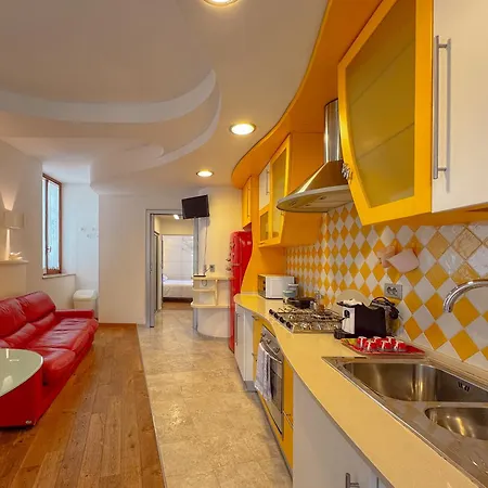Apartment Antolina - Yellow By Host Hero San Benedetto del Tronto